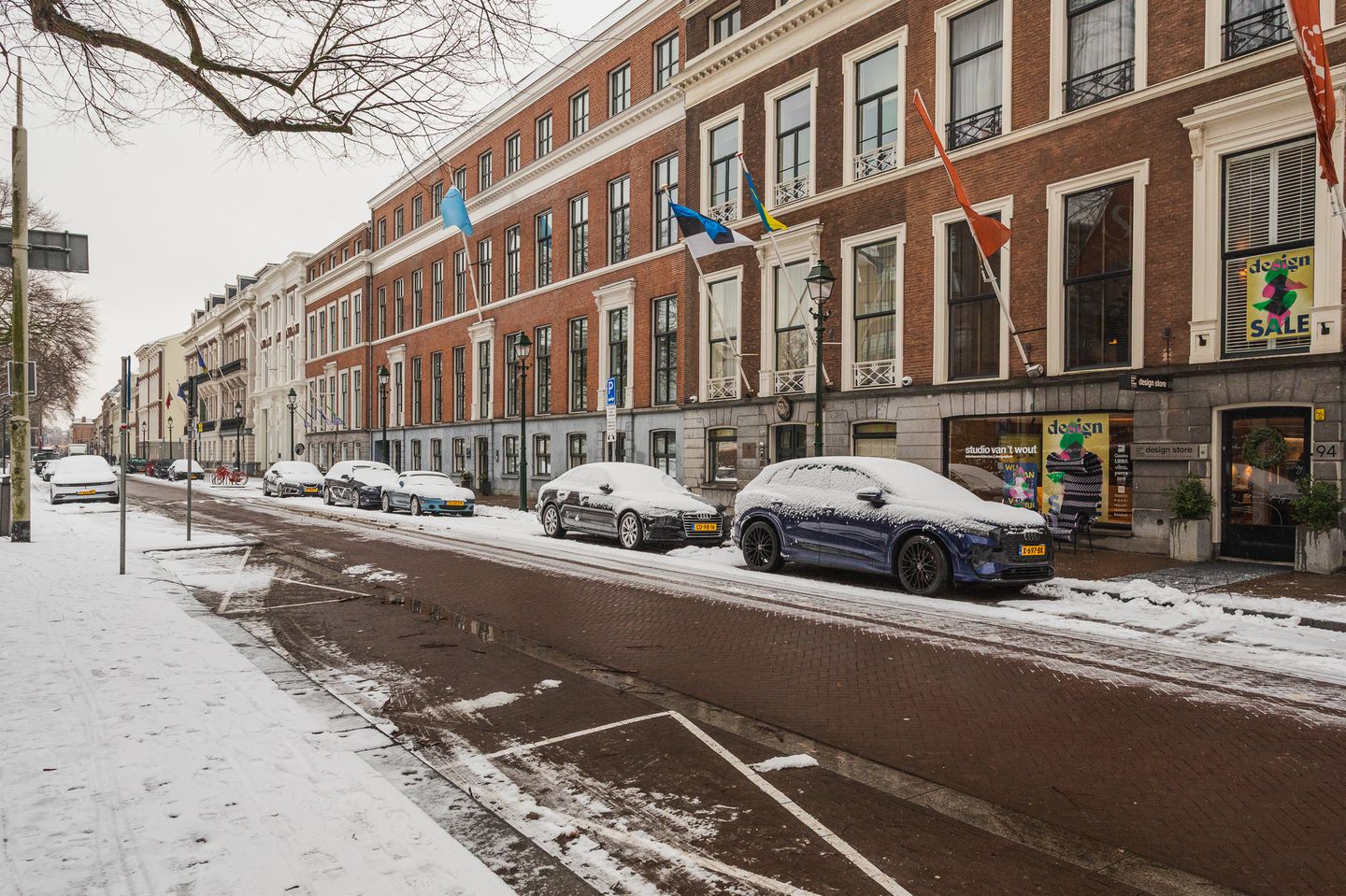 Photo 44 of Zeestraat 94