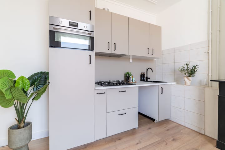 Studio te koop: Regentesselaan 345C, 'S-Gravenhage