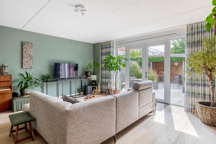 Tussenwoning te koop: Brinkrijk 82, Pijnacker