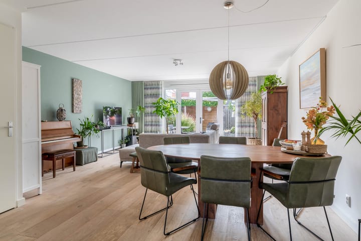 Tussenwoning te koop: Brinkrijk 82, Pijnacker