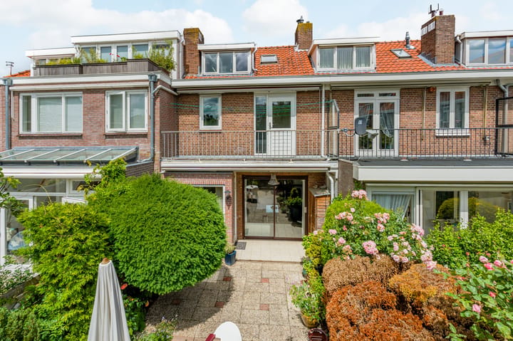 Tussenwoning te koop: Burgemeester van Damstraat 6, Duivendrecht