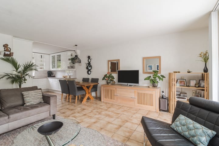 Tussenwoning te koop: Rosweide 4, Zoetermeer