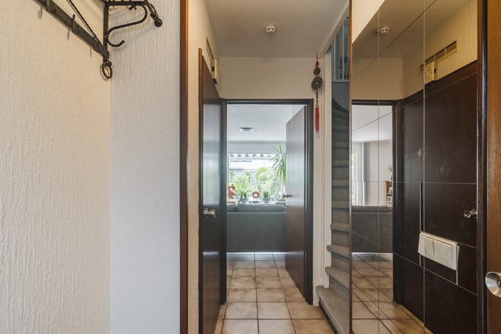 Tussenwoning te koop: Rosweide 4, Zoetermeer