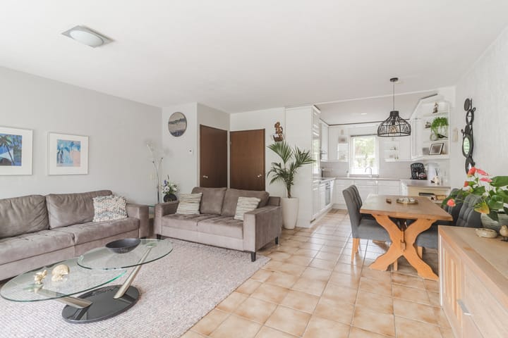 Tussenwoning te koop: Rosweide 4, Zoetermeer