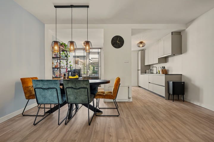 Twee-onder-één-kap te koop: Moriaanseweg West 18, Hellevoetsluis