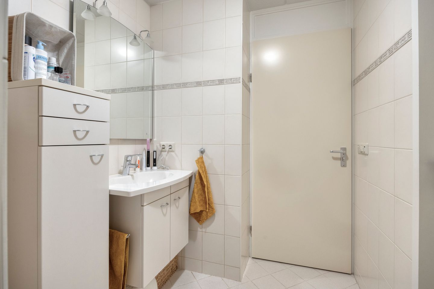 Photo 19 of Bisschopstraat 20-B
