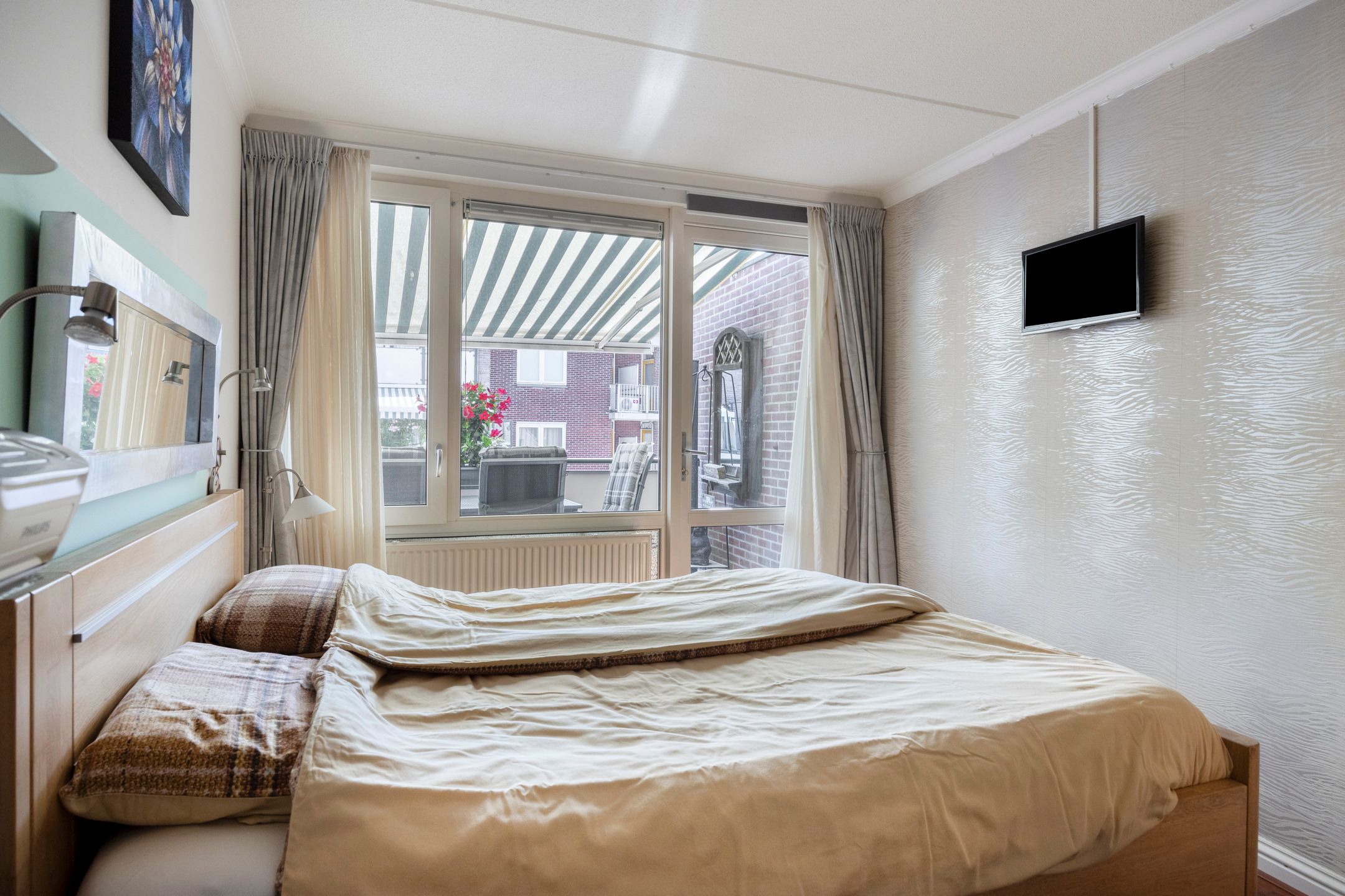 Photo 12 of Bisschopstraat 20-B