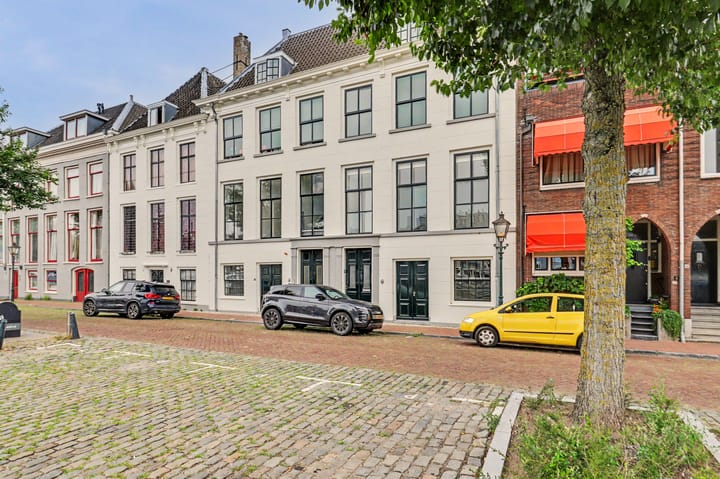 Tussenwoning te koop: Binnen Kalkhaven 27, Dordrecht