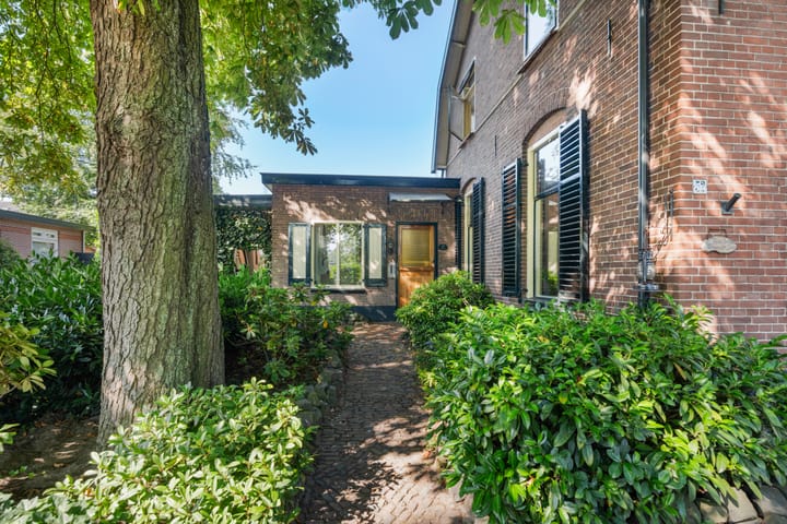 Twee-onder-één-kap te koop: Steenhoffstraat 52, Soest