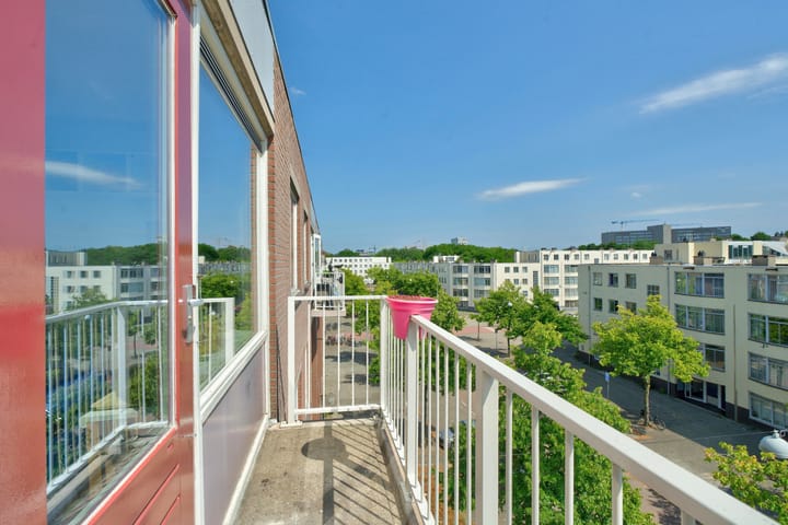 Studio te koop: Charlotte Brontéstraat 171, Amsterdam