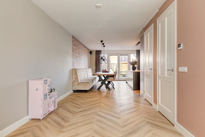 Twee-onder-één-kap te koop: Huiszwaluwstraat 52, Heerhugowaard