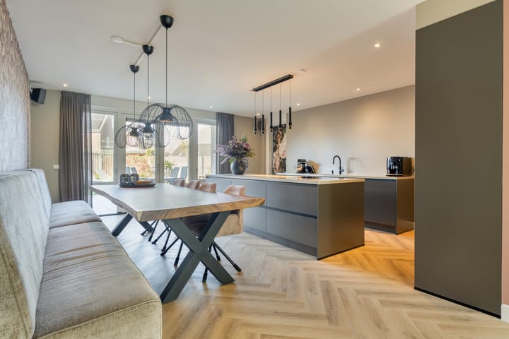 Twee-onder-één-kap te koop: Huiszwaluwstraat 52, Heerhugowaard