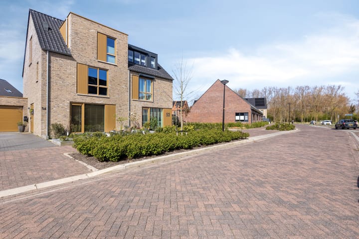 Twee-onder-één-kap te koop: Huiszwaluwstraat 52, Heerhugowaard