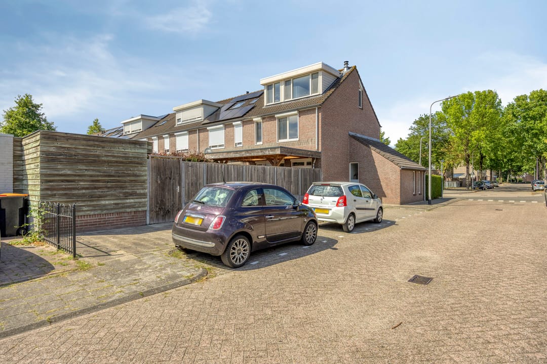 Photo 37 of Groenlostraat 10