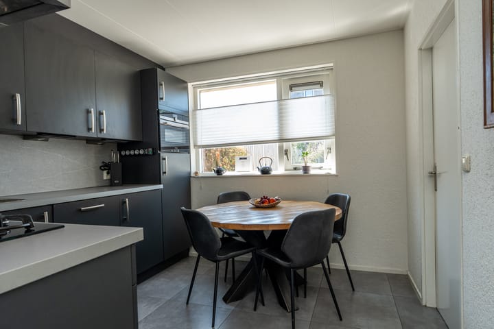 Twee-onder-één-kap te koop: Wielewaalhof 105, Stadskanaal