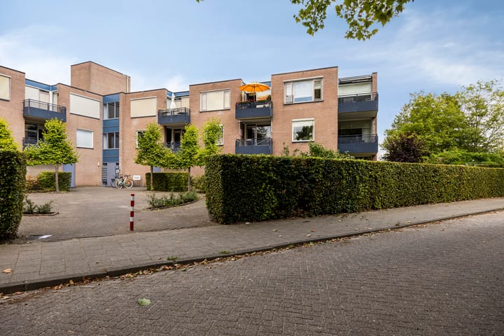 Appartement te koop: van Heeckerenweg 34, Goor