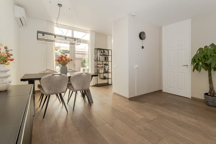 Tussenwoning te koop: Frans Halsstraat 11, Heerlen
