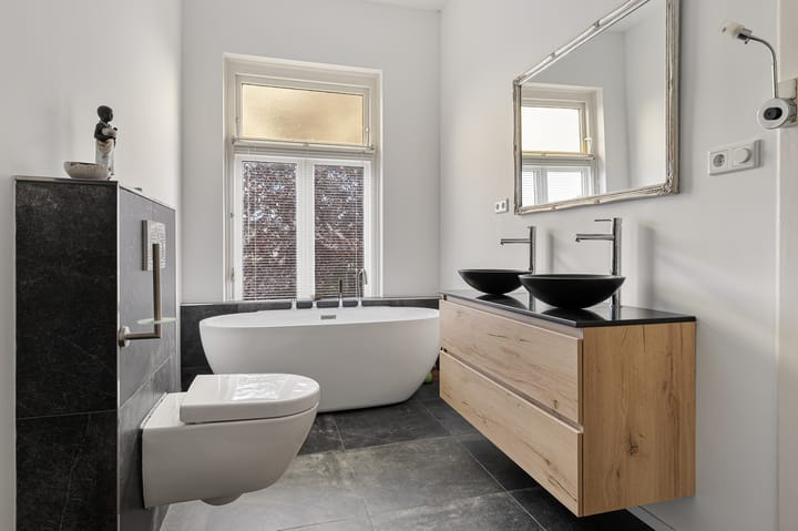 Vrijstaande woning te koop: Damsterweg 8, Kloosterburen