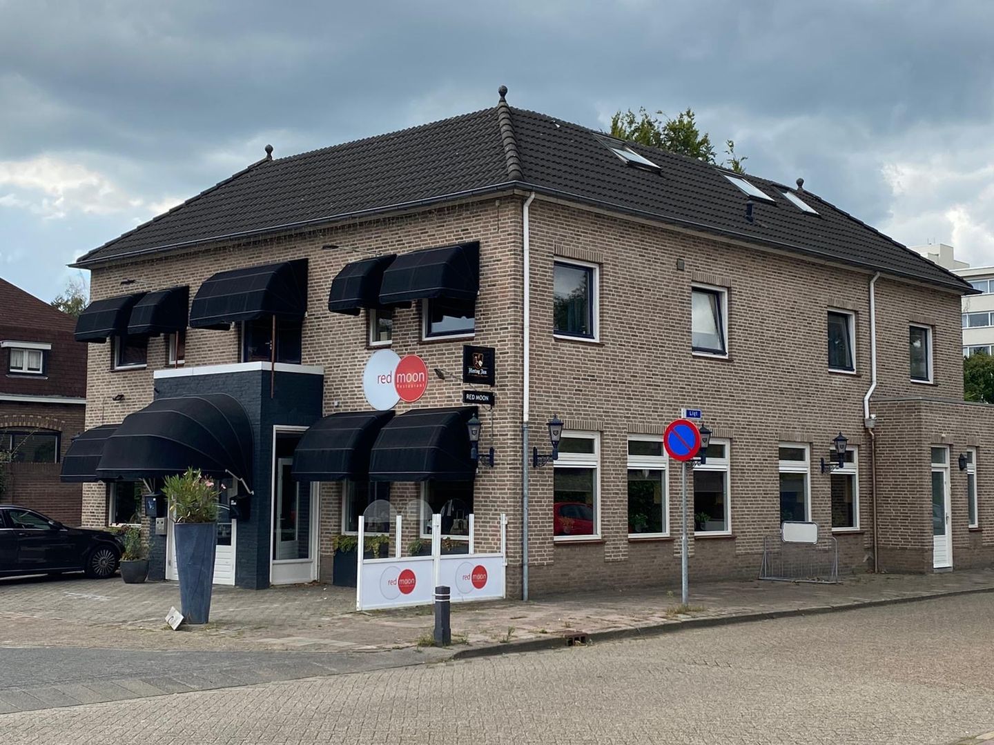 Bekijk foto 1 van Van Vroonhovenlaan 55