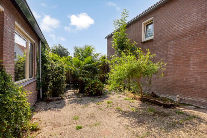 Tussenwoning te koop: Mispelgaarde 2, Zoetermeer