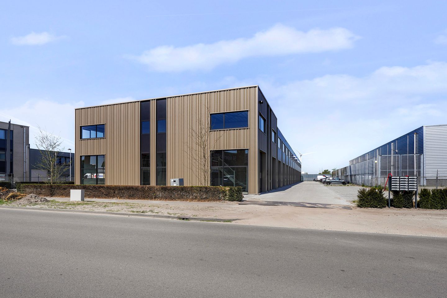 View photo 2 of Aphroditestraat 1-23