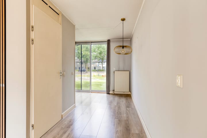Twee-onder-één-kap te koop: Lunterenstraat 55, Tilburg