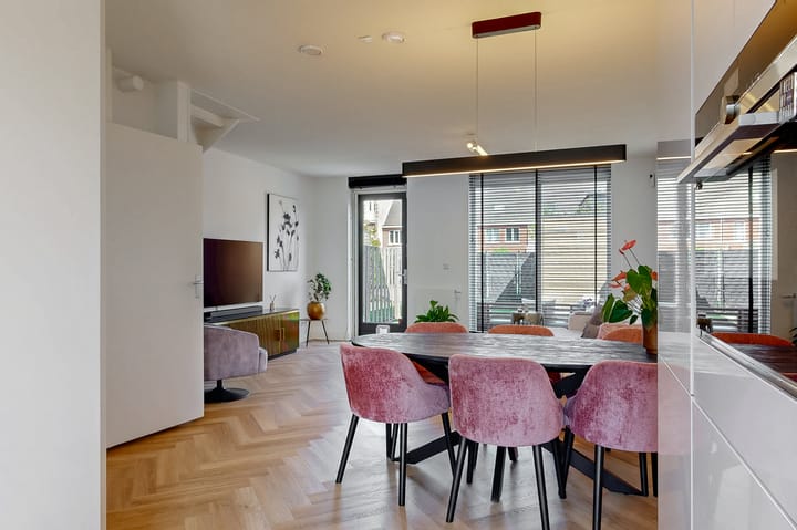Tussenwoning te koop: Eddastraat 15, Almere