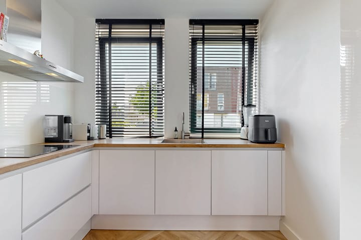 Tussenwoning te koop: Eddastraat 15, Almere