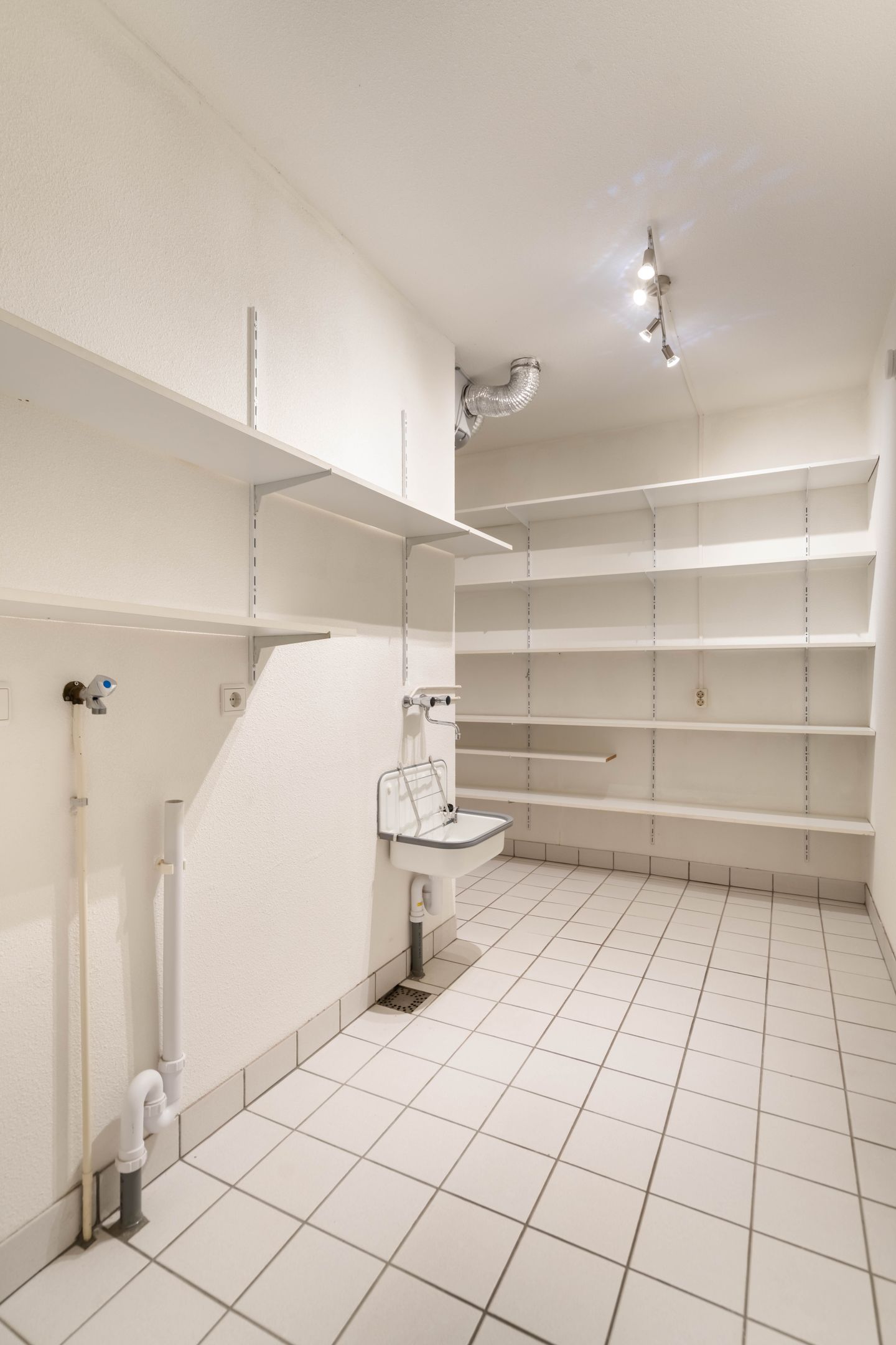 Photo 34 of Jan van der Croonstraat 69