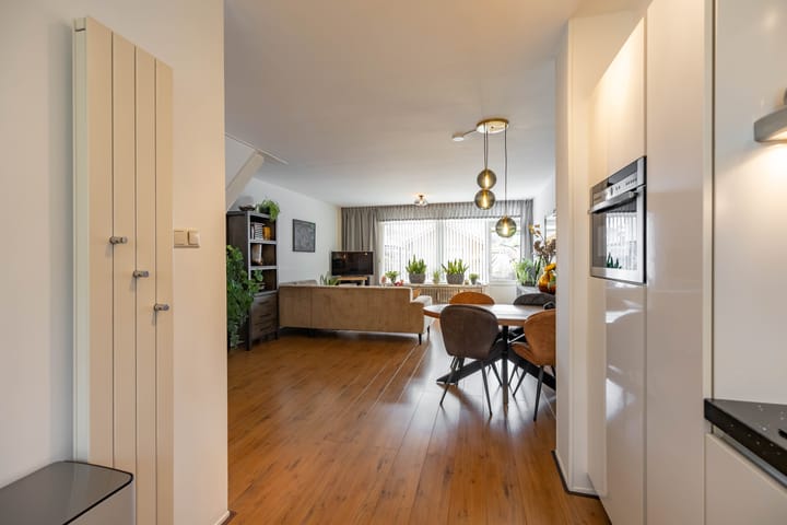 Tussenwoning te koop: Zuiderweg 201, Groningen
