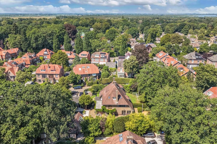 Twee-onder-één-kap te koop: Meerweg 39, Bussum