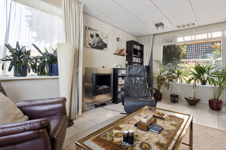 Vrijstaande woning te koop: Burgemeester Falkenaweg 76, Heerenveen