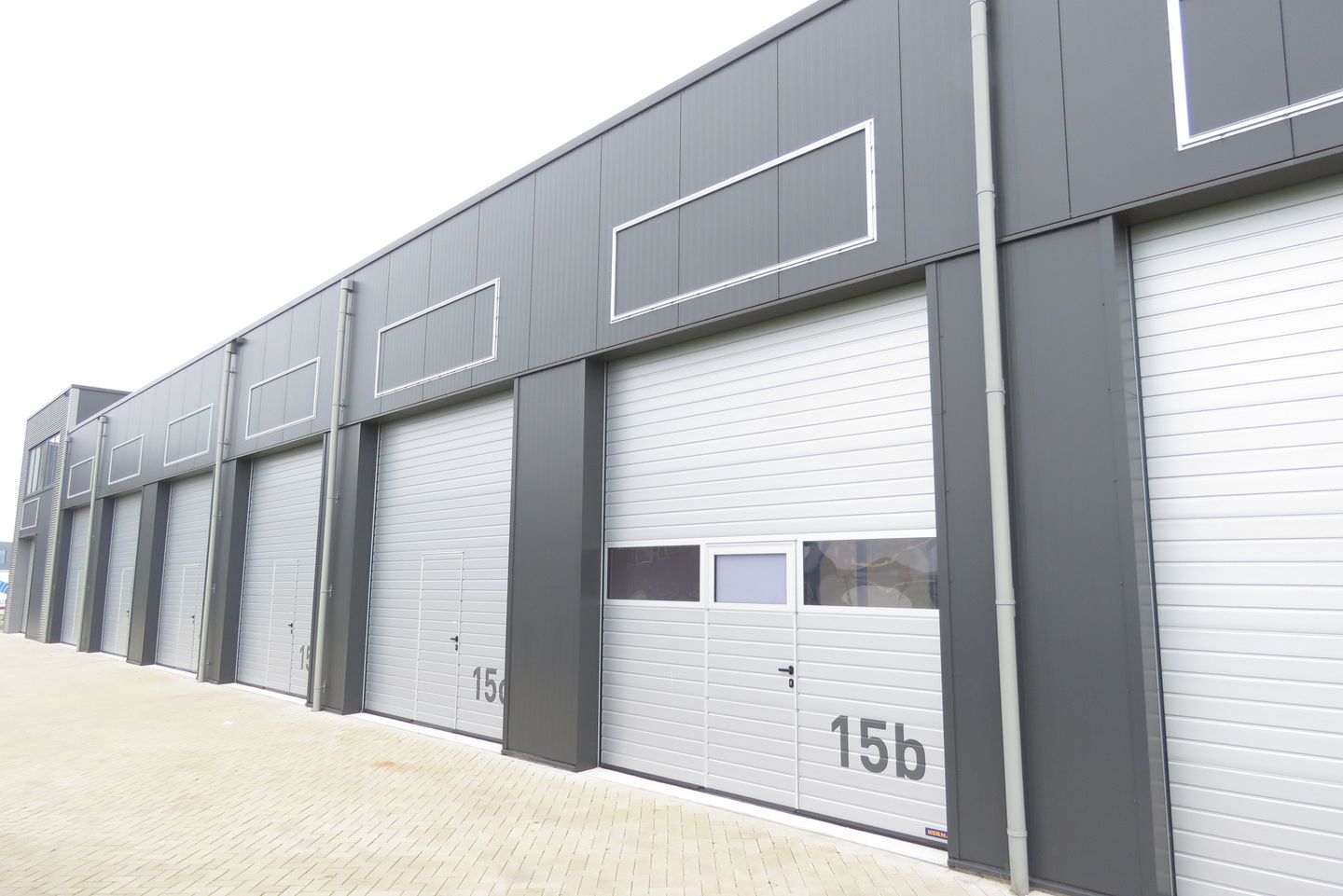 View photo 3 of Kokerbijl 15-b