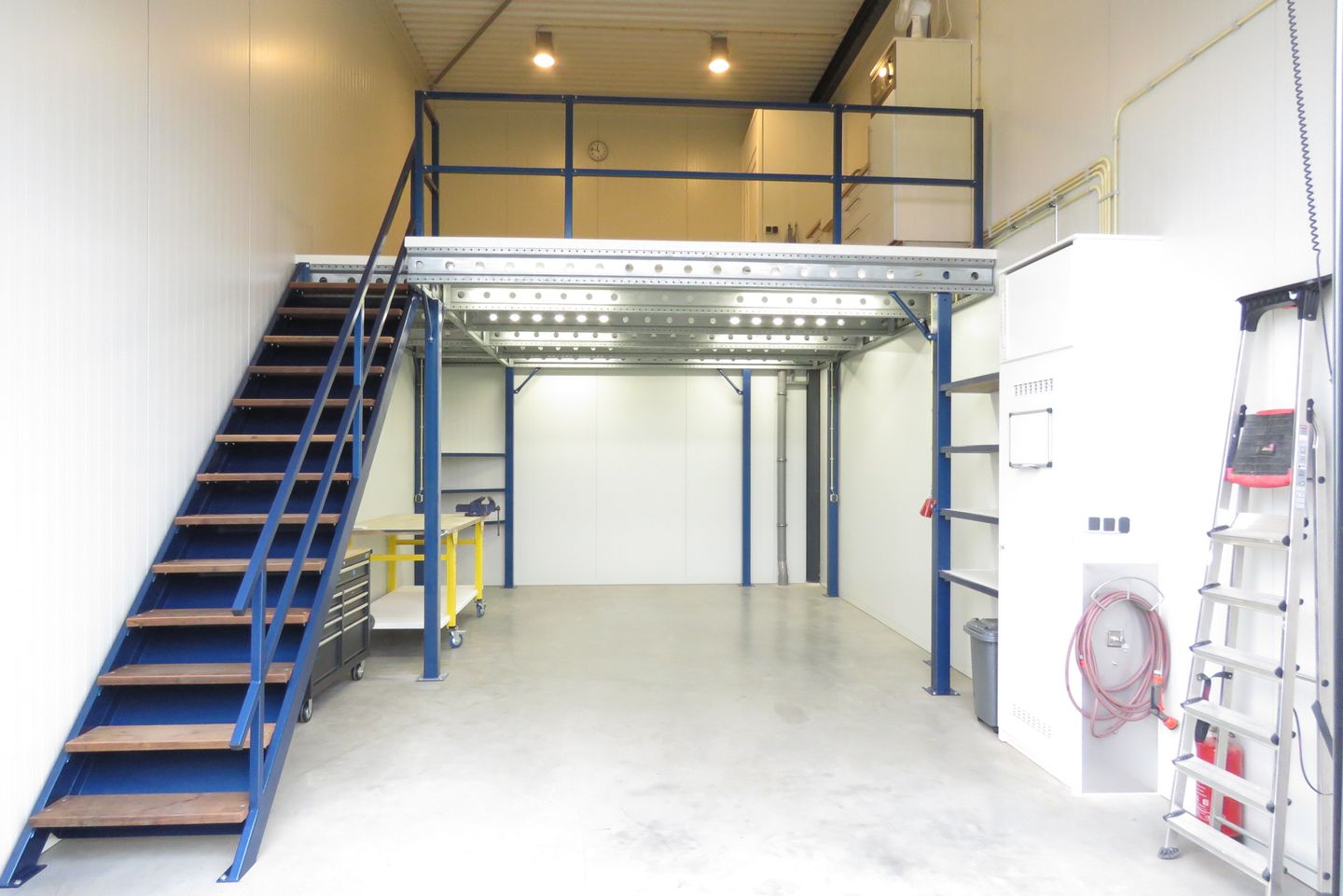 View photo 5 of Kokerbijl 15-b