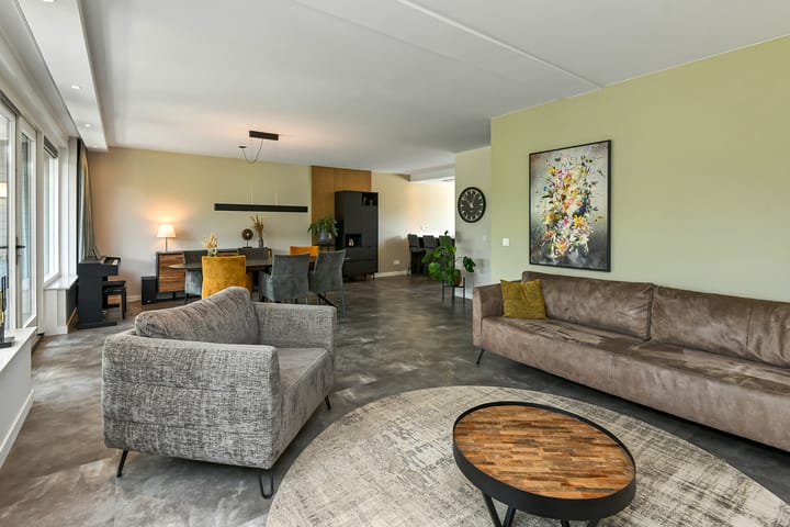 Tussenwoning te koop: Regenboog 145, Elst (Ge)