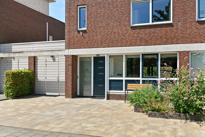 Tussenwoning te koop: Regenboog 145, Elst (Ge)