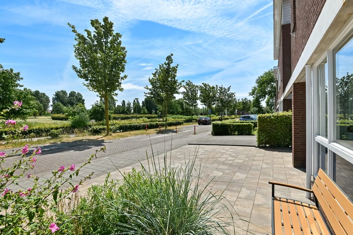Tussenwoning te koop: Regenboog 145, Elst (Ge)