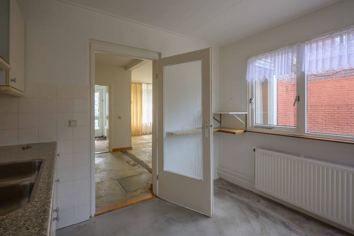 Tussenwoning te koop: Distelstraat 10, Emmeloord