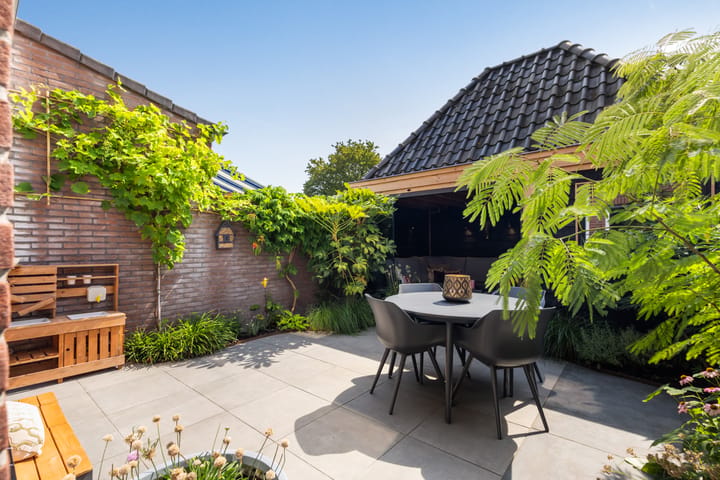 Tussenwoning te koop: Kardinaal Alfrinklaan 56, Nijkerk