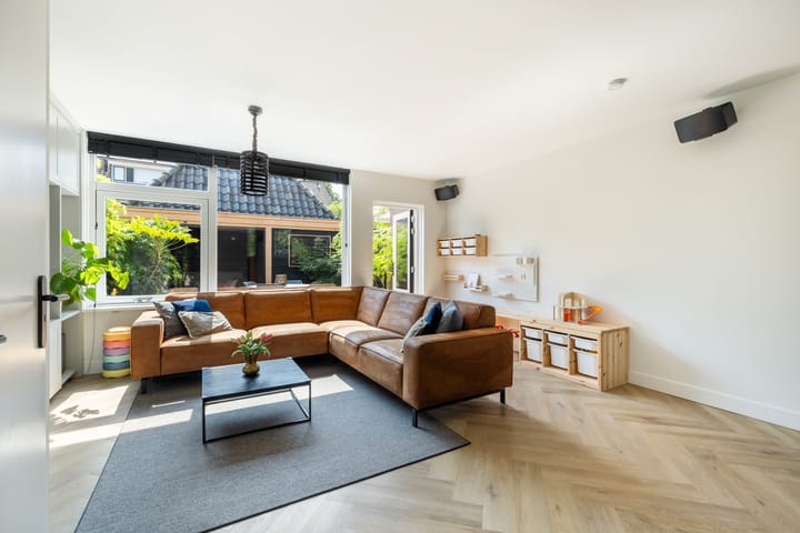 Tussenwoning te koop: Kardinaal Alfrinklaan 56, Nijkerk