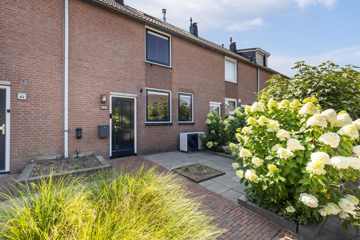 Tussenwoning te koop: Kardinaal Alfrinklaan 56, Nijkerk