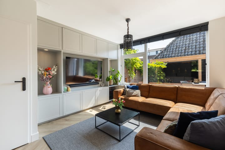 Tussenwoning te koop: Kardinaal Alfrinklaan 56, Nijkerk
