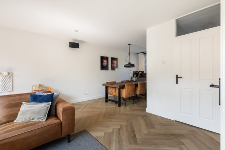 Tussenwoning te koop: Kardinaal Alfrinklaan 56, Nijkerk
