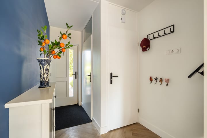 Tussenwoning te koop: Kardinaal Alfrinklaan 56, Nijkerk