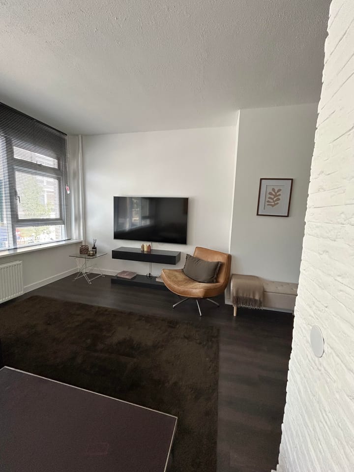 Tussenwoning te huur: Pannekoekstraat 37B, Rotterdam
