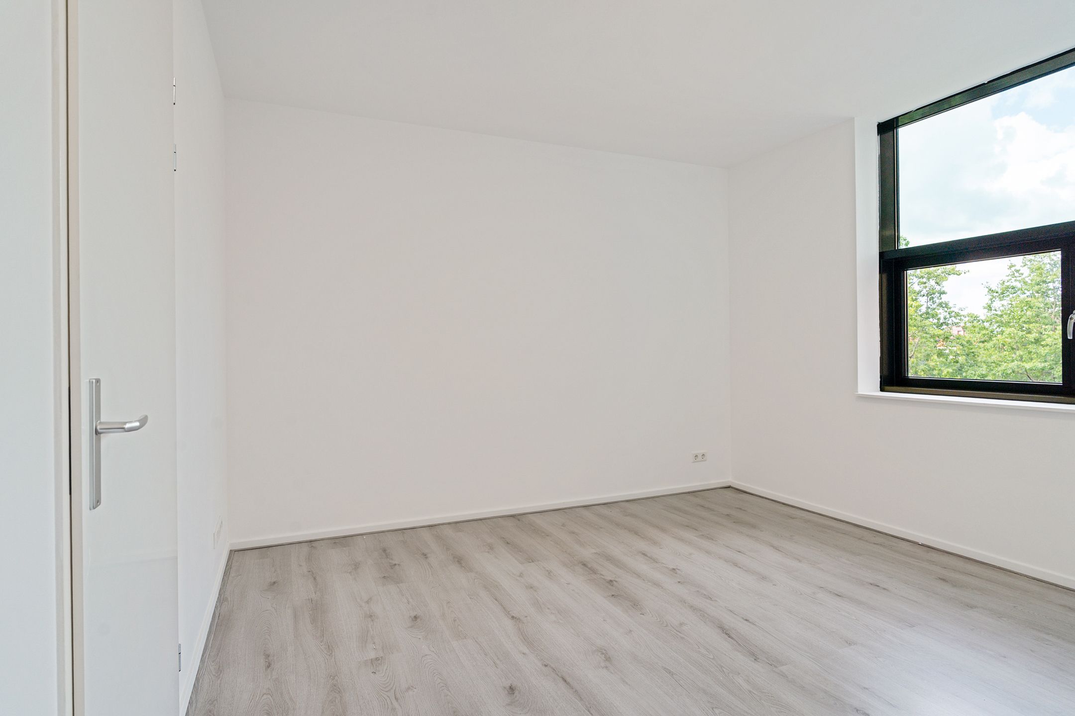 Photo 21 of Fascinatio Boulevard 890-L