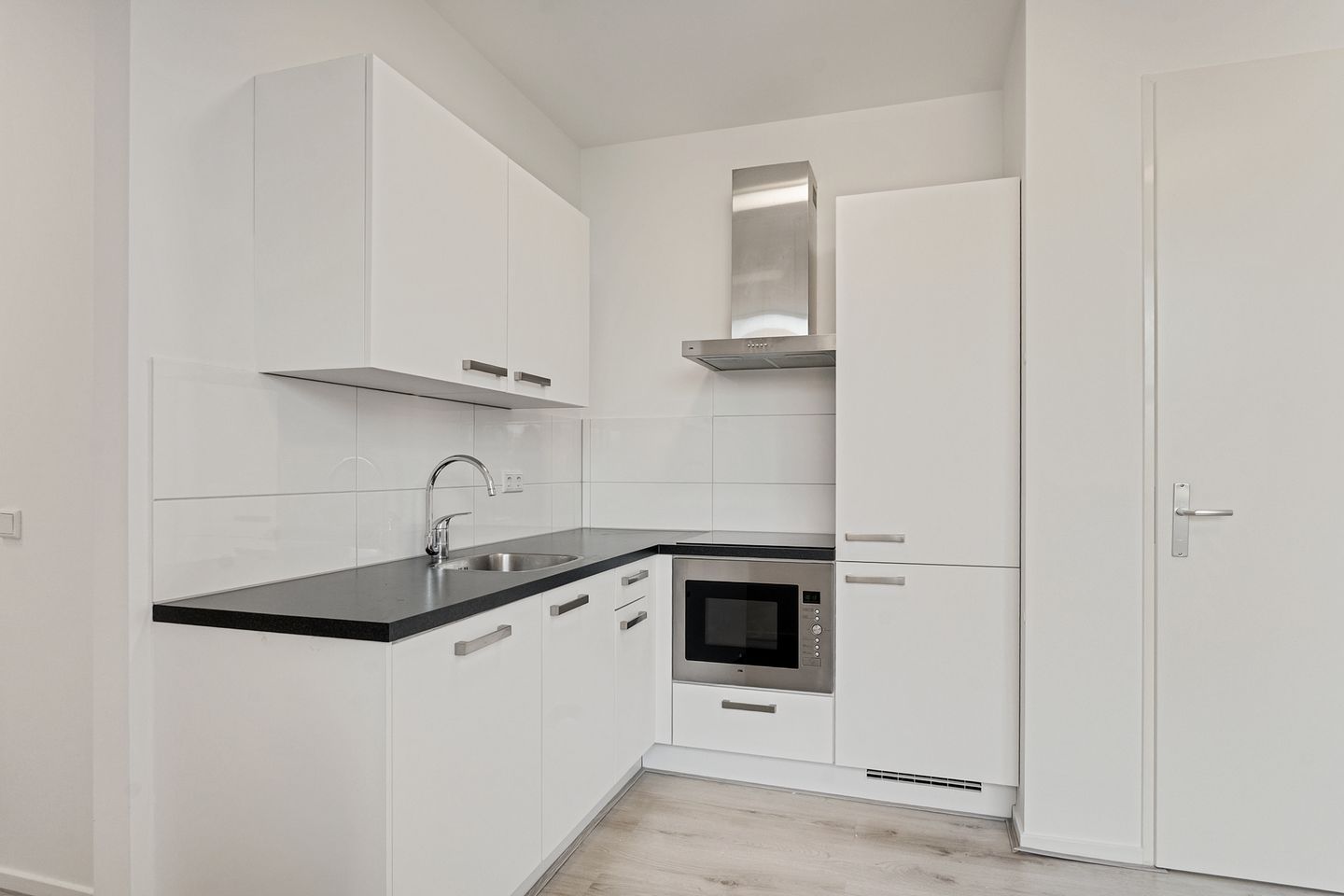 Photo 19 of Fascinatio Boulevard 890-L