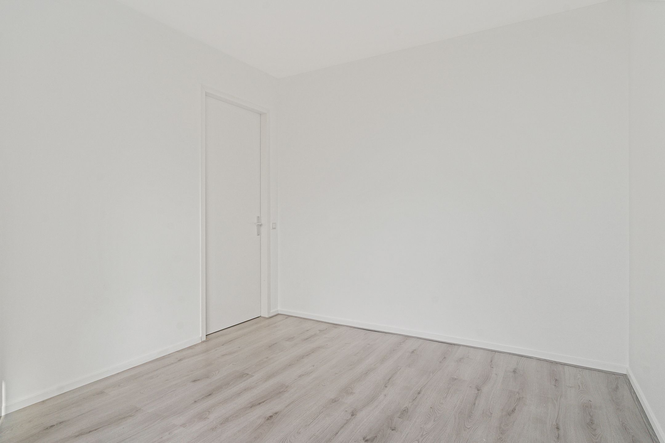 Photo 24 of Fascinatio Boulevard 890-L