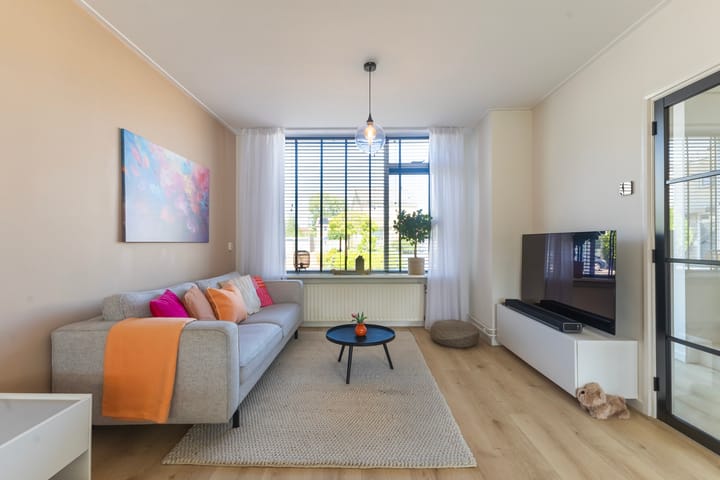 Tussenwoning te koop: Elzehof 21, Kollumersweach