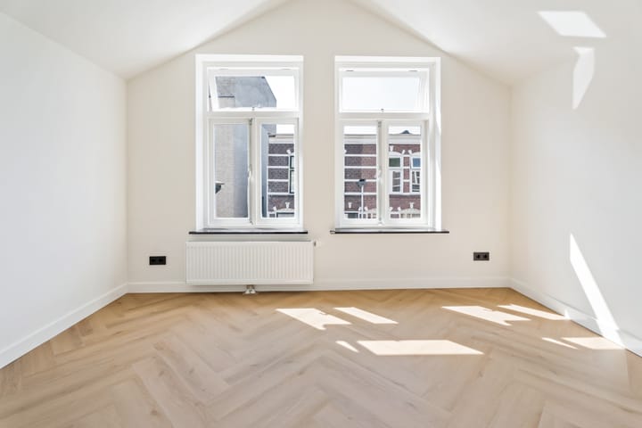 Tussenwoning te koop: Jan van der Heijdenstraat 10, Gouda